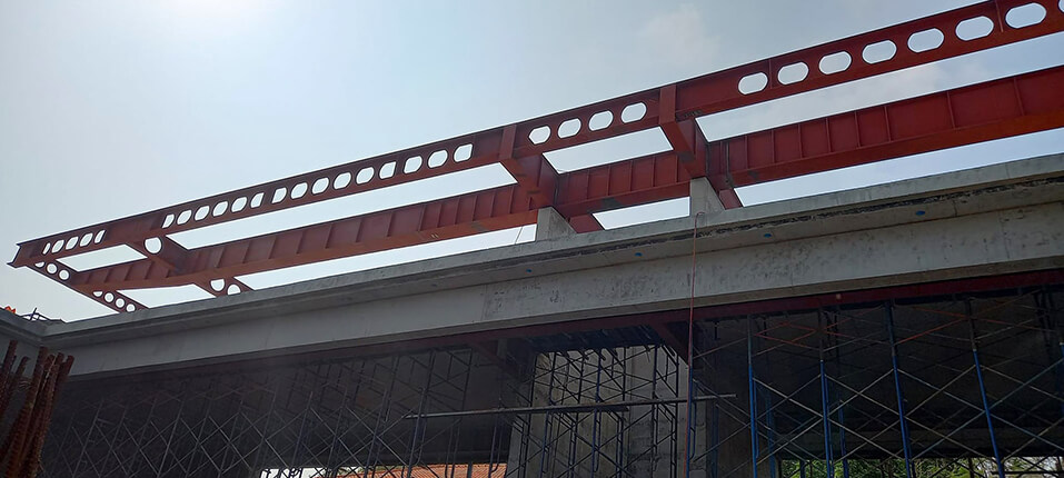 Cantilever construction in Pattaya