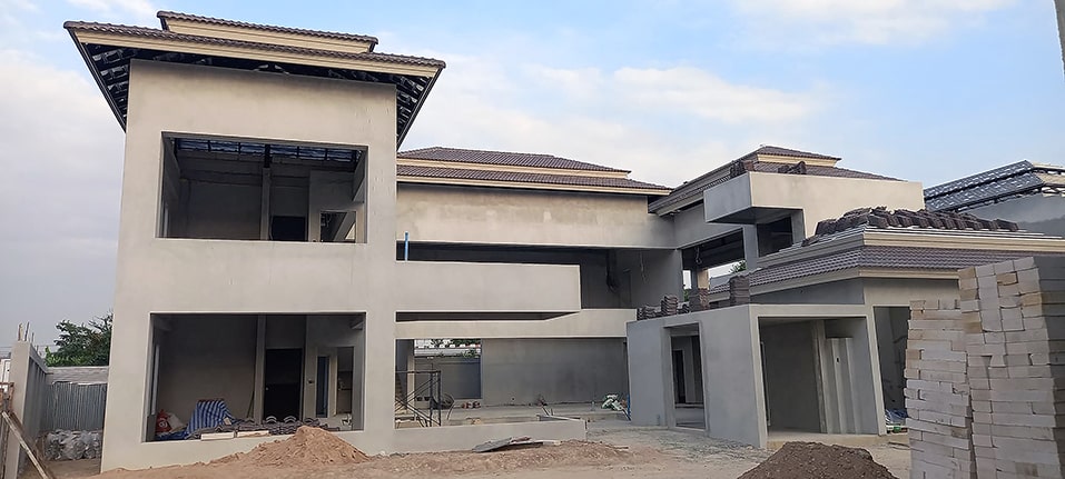 One of the Lieb Tang Rodfai Villas' 700 m2 roofed homes